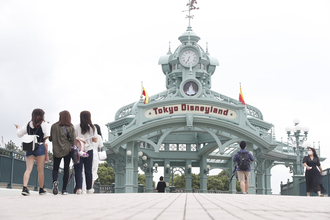 東京ディズニー『変動価格制』導入……「閑散期に下がらない“変動価格制”ってどうなのか？」テーマパーク好きの辛坊治郎がチクリ