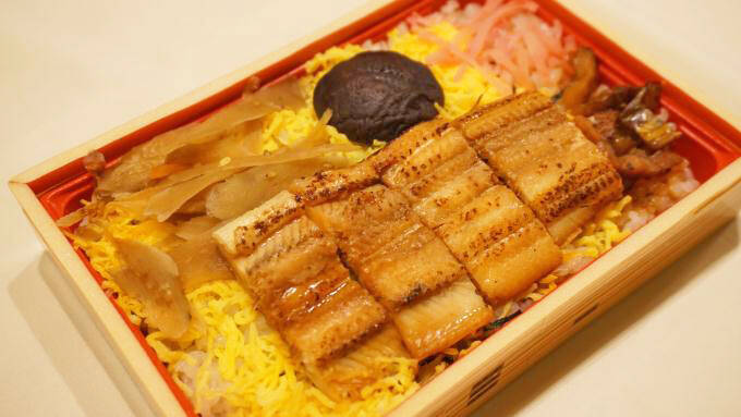 姫路駅「あったかおうち駅弁 あなごめし6食セット」(5400円)～駅弁の通信販売を楽しもう！ 我が家で旅気分！(vol.13「まねき食品」編)