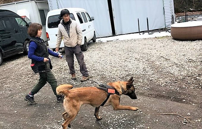 警備犬を普及させたい 移住先で不適格犬が女性トレーナーを導いた新境地とは 21年1月30日 エキサイトニュース 4 4