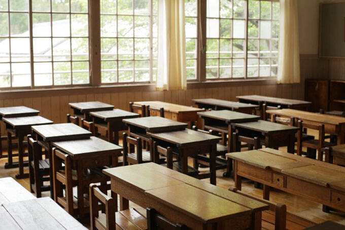 学校の授業が眠くなる本当の理由