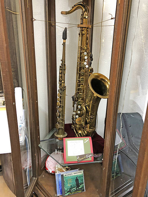 「なぜ新品のサックスを売らない？」ビンテージサックス店・店主の答えは……