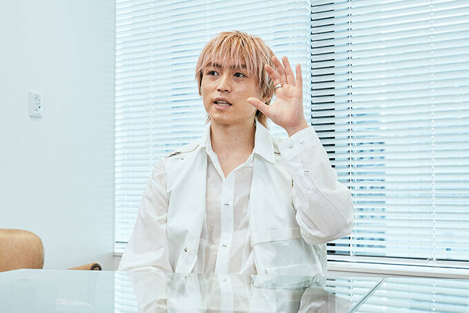 『カラオケバトル』で話題の“崖っぷちシンガー”がブレイク間近！ 注目ユニット「D.Y.T」インタビュー