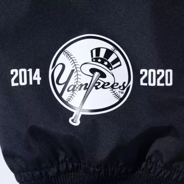 「日本球界に復帰した田中将大選手　ヤンキースとのコラボグッズがメモリアルグッズとして大注目！」の画像