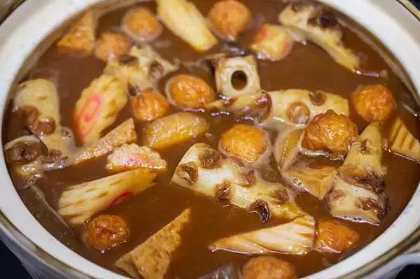 「「金沢おでん」は昆布ダシ　「名古屋おでん」はもちろん味噌」の画像