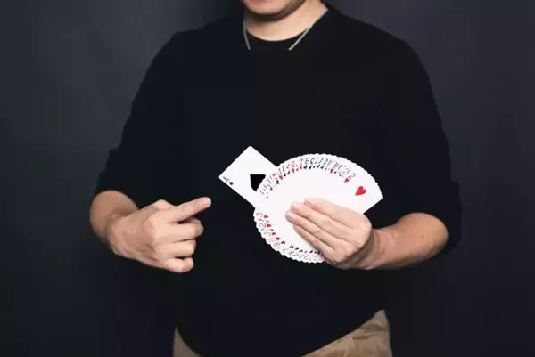 どう違う？「クローズアップマジック」から「イリュージョン」まで様々な種類のマジック