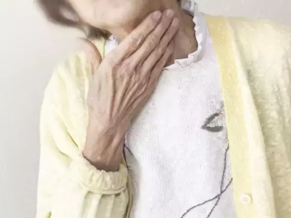 喉の飲み込み力が弱い人は要注意……高齢者に増えている誤嚥性肺炎とは