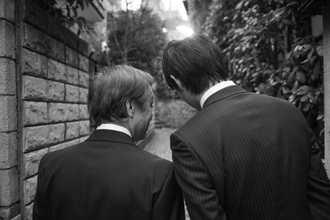 週刊文春記者が実例・実名で明かす「何かあるな」と思わせる人の特徴