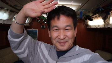 辛坊治郎「大きな船に踏んづけられたら、もう即死ですからね」 いよいよ米大陸が近づいてきたヨットから航海状況を報告