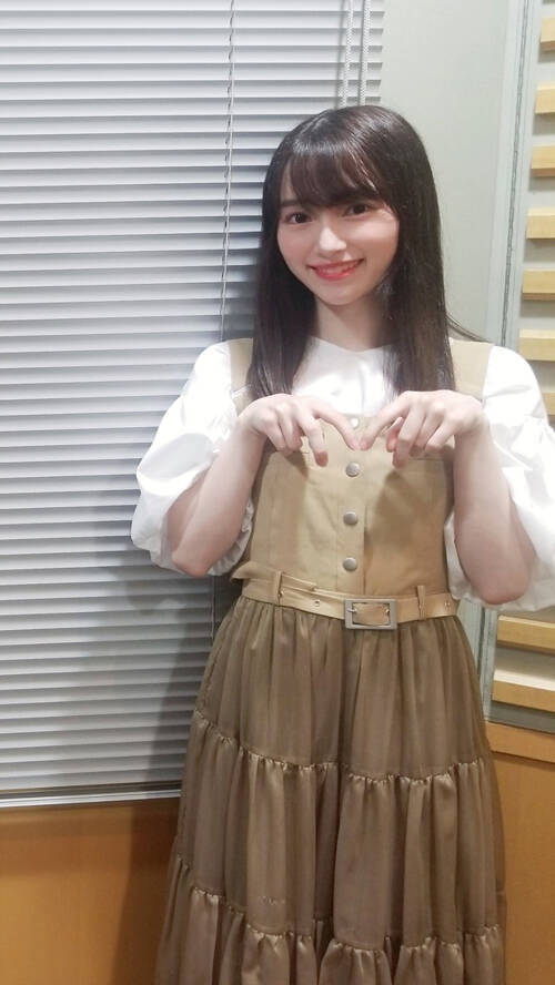 櫻坂46 松田里奈は「アルコールランプ」、守屋麗奈は「リトマス試験紙」……好きだった理科の実験を振り返る