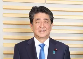 安倍晋三 岡田准一対談の不自然さ ジャニーズ事務所が現政権にすり寄り始めたワケ 19年12月31日 エキサイトニュース