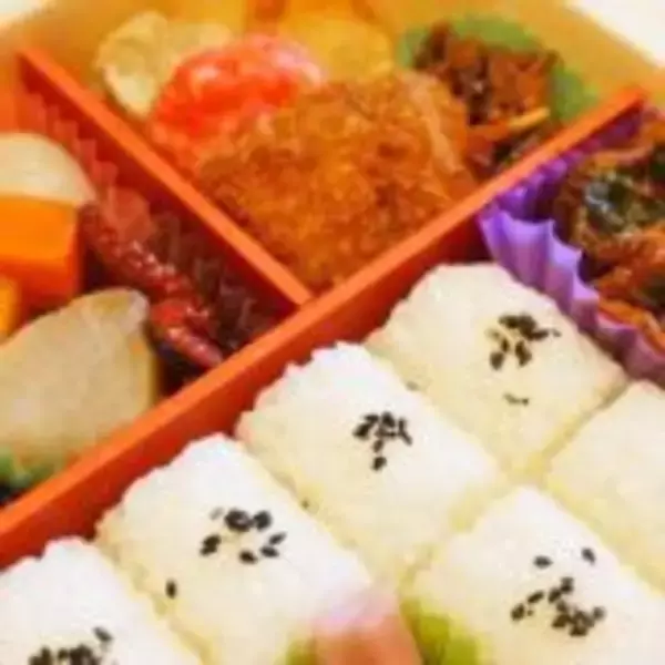 「デビューから1周年！　N700Sの快適車内で駅弁も満喫」の画像