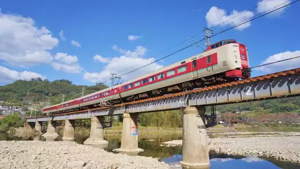 「岡山駅弁にイロイロな色の「桃」が登場している背景にあるものは？」の画像