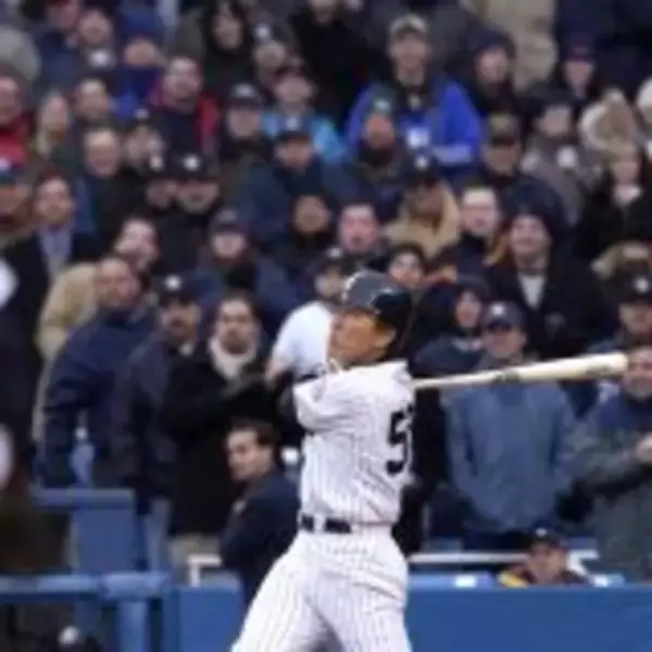 「「俺、何もやってないよ！」突然スポーツ新聞1面に載ってしまったアナウンサーが振り返るその顛末」の画像