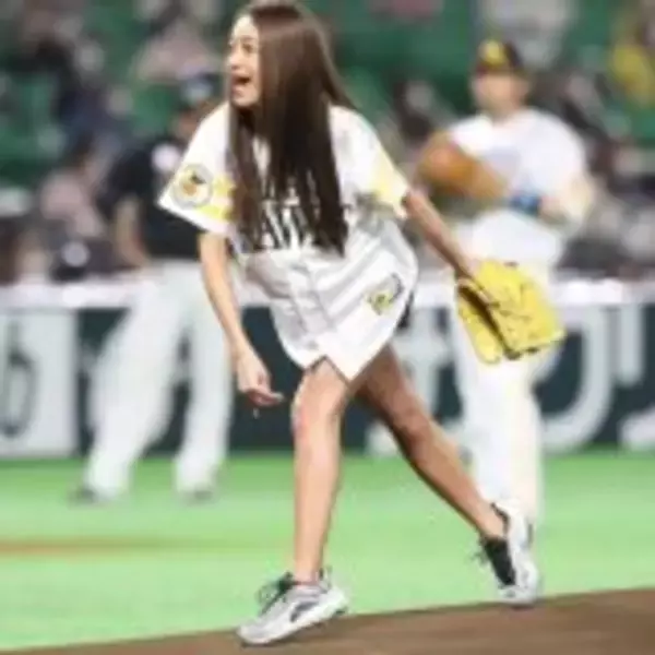 「みちょぱ「もしそうだとしたら、怖くない？」 一緒に写真を撮っただけで人の運気を吸い取る疑惑浮上」の画像