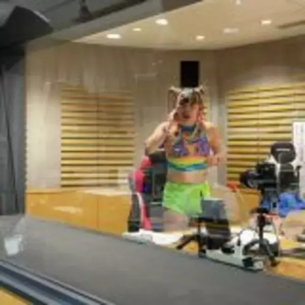 「フワちゃん、M-1優勝後の錦鯉の多忙な様子を語る「マジで会話が成立しなかった（笑）」」の画像