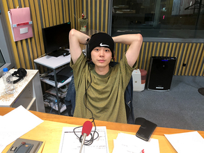 菅田将暉、ヴィンテージの“白ブリーフ”を発見して大興奮！ 素っ裸なことも忘れて…