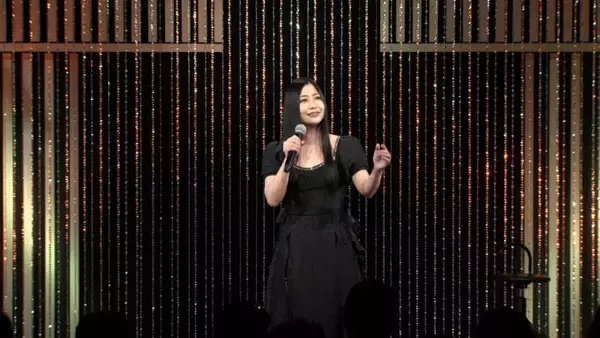 「川中美幸、矢沢永吉の東京ドーム公演でファンと一緒にバスタオルを投げる！」の画像