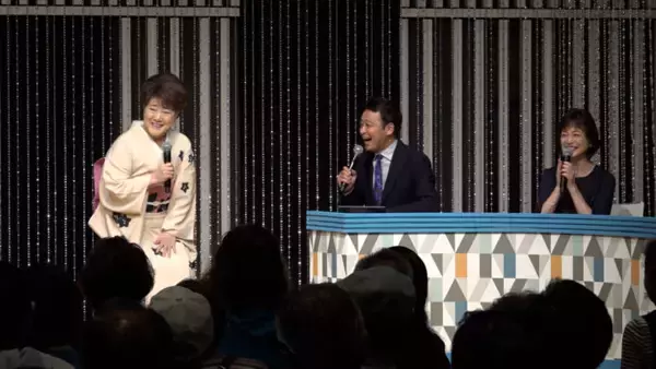 「川中美幸、矢沢永吉の東京ドーム公演でファンと一緒にバスタオルを投げる！」の画像