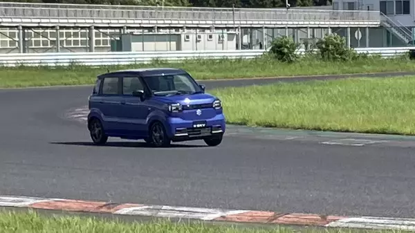 「軽EVからにじむ、揺るぎないスズキの“哲学”」の画像