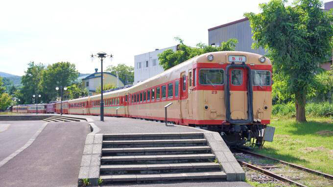 小樽駅開業120周年！　小樽駅で、いまも「かにめし」駅弁が販売される理由