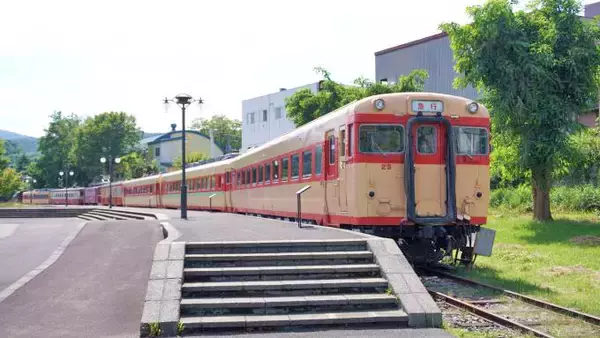 「小樽駅開業120周年！　小樽駅で、いまも「かにめし」駅弁が販売される理由」の画像