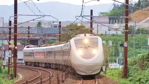 「もうすぐ新幹線がやって来る！　福井・敦賀の名物駅弁「元祖鯛鮨」とは？」の画像