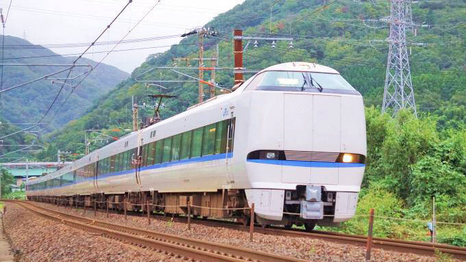 もうすぐ新幹線がやって来る！　福井・敦賀の名物駅弁「元祖鯛鮨」とは？