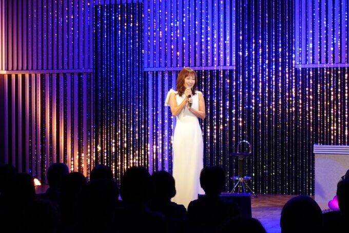 工藤夕貴、富士山を望む絶景カフェで自家焙煎コーヒーを楽しむプチ贅沢