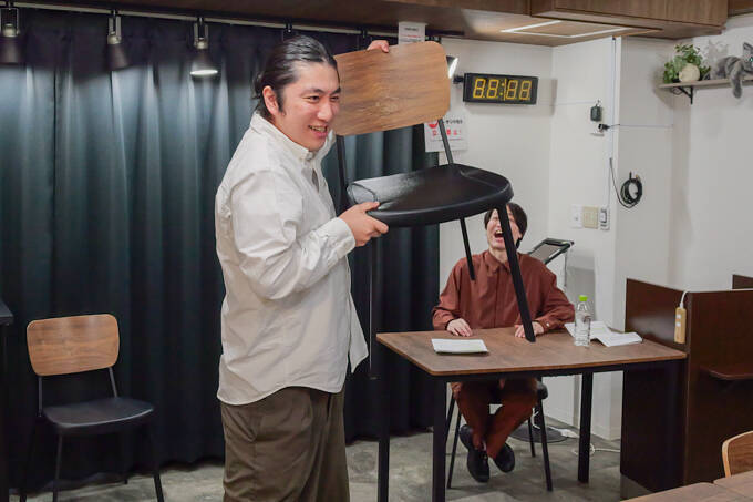 絶対に真似しちゃダメ！？　好印象を残す面接対策をランパンプスが芸人視点で実演！