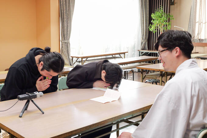 怪談会やコスプレイベントも！？　地域に開かれた新宿下落合氷川神社にてランパンプスが合格祈願！