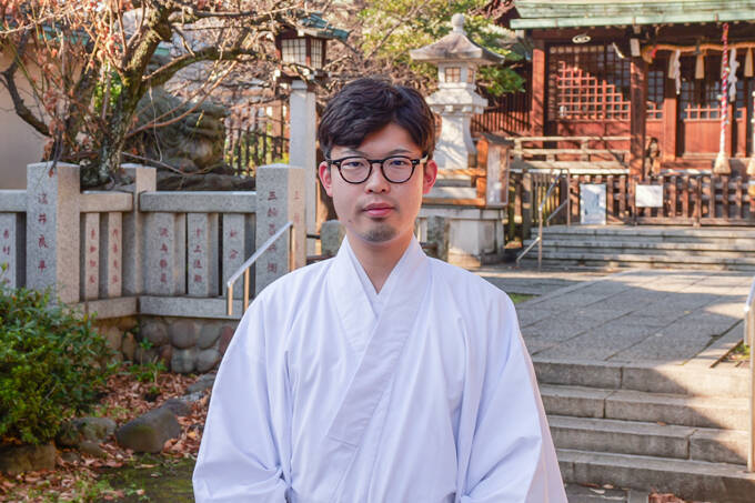 怪談会やコスプレイベントも！？　地域に開かれた新宿下落合氷川神社にてランパンプスが合格祈願！