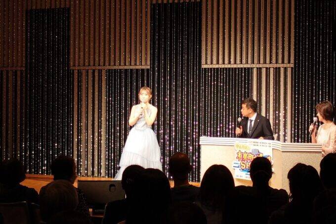 工藤夕貴、誰でも弾けるNEW楽器『インスタコード』で心地よい音色にうっとり