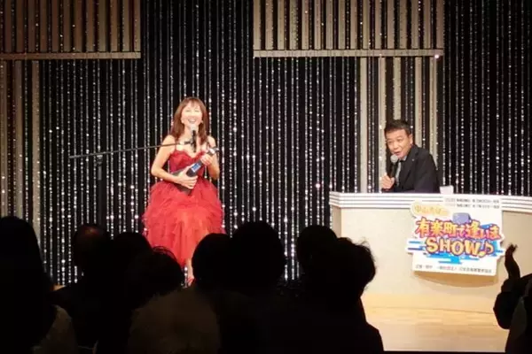 「工藤夕貴、誰でも弾けるNEW楽器『インスタコード』で心地よい音色にうっとり」の画像