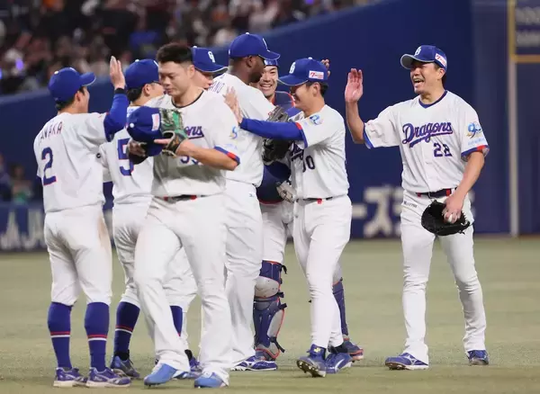 「福留孝介氏、中日・細川の守備のミスに「慌てる必要がない」」の画像