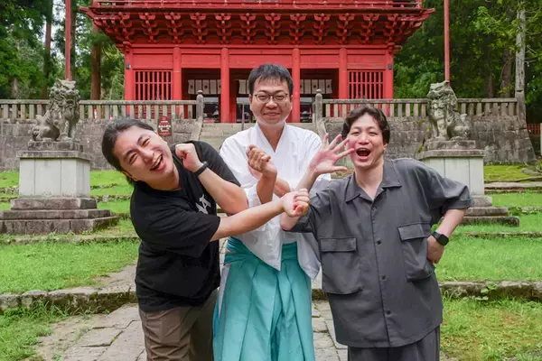 「唱文「サイギサイギ」とは！？　津軽のお山信仰が息づく岩木山神社でランパンプスが合格祈願！」の画像