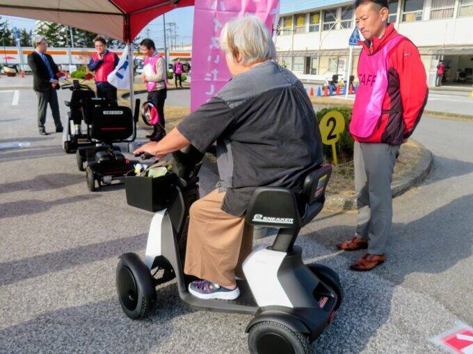 小型電動モビリティが一堂に　千葉で試乗会