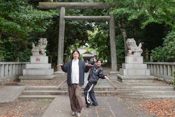 ひとり一回鐘がつける！？　古くから学問の神様を祀る、神社前鳥神社にてランパンプスが合格祈願！