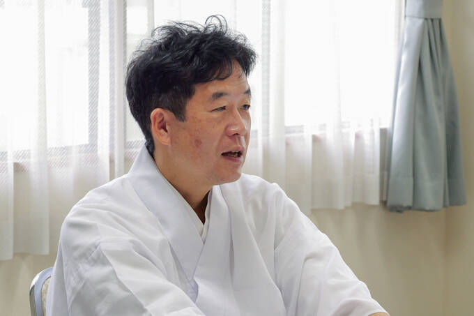 ひとり一回鐘がつける！？　古くから学問の神様を祀る、神社前鳥神社にてランパンプスが合格祈願！