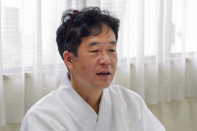 ひとり一回鐘がつける！？　古くから学問の神様を祀る、神社前鳥神社にてランパンプスが合格祈願！