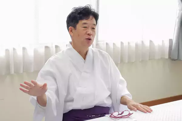 「ひとり一回鐘がつける！？　古くから学問の神様を祀る、神社前鳥神社にてランパンプスが合格祈願！」の画像