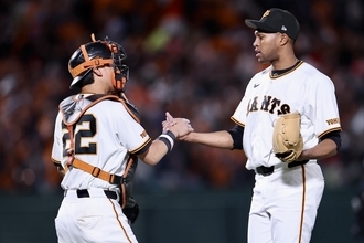 巨人・小林誠司、大勢とマルティネスを好リード　山本昌氏「小林捕手が被ると安定」