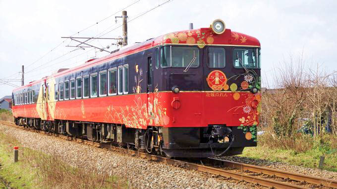 七尾線の観光列車、特急「花嫁のれん2号」に乗ってみた！