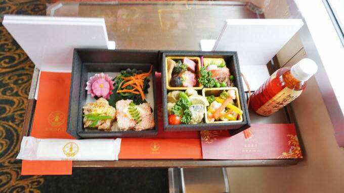 七尾線の観光列車、特急「花嫁のれん2号」に乗ってみた！