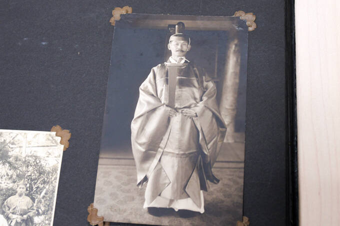 知恵の神様を祀る日本唯一の気象神社ってなに！？　高円寺氷川神社にてランパンプスが合格祈願！