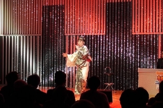 原田悠里、Gパン姿で「おんな山本譲二で行け！」から始まった歌手人生