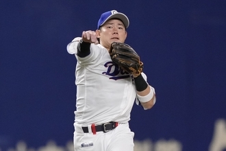 中日のショート・村松が悪送球　前田幸長氏「取れるアウトが取れないともったいない」、「勝ちきれないところはつまらないミスがある」