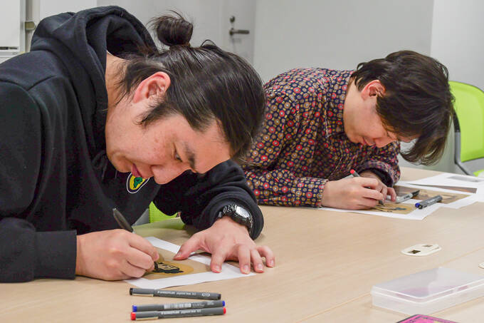 受験生の時間を守れ！　「教科書の偉人落書き選手権」3本勝負でランパンプスが対決！