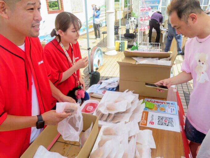 銚子電鉄がドムドムハンバーガーとコラボ　銚電まつりでお披露目