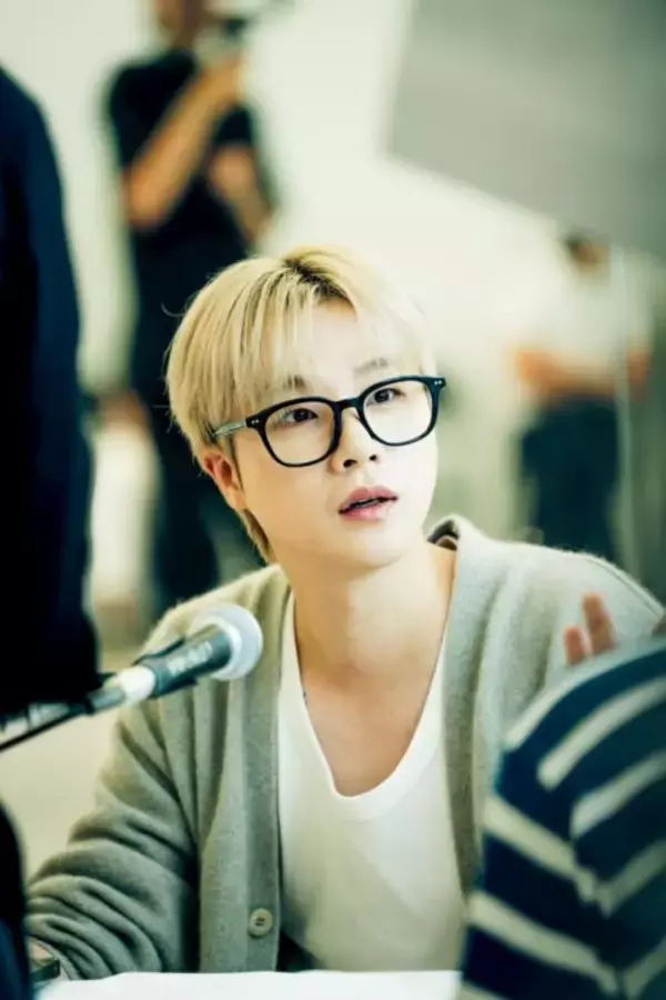 「デビュー10周年のiKON・ジナンがパーソナリティのポッドキャスト特別番組！ 『PODCAST じなにしてる？』」の画像