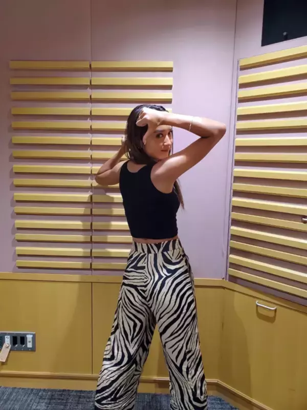 「みちょぱ、へそピアスを開けた当時の記憶を回想「1か月弱ぐらいは痛かった」」の画像